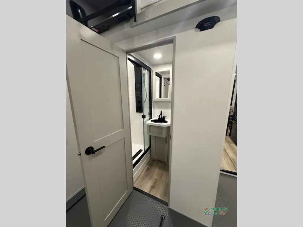 2026 Brinkley Model G 3970, Photos photo 36