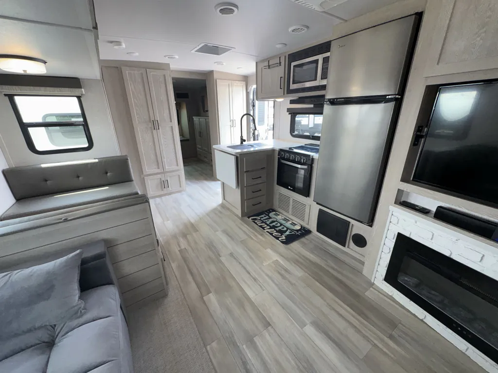 2023 Forest River Flagstaff Super Lite 29RLBS, Photos photo 3