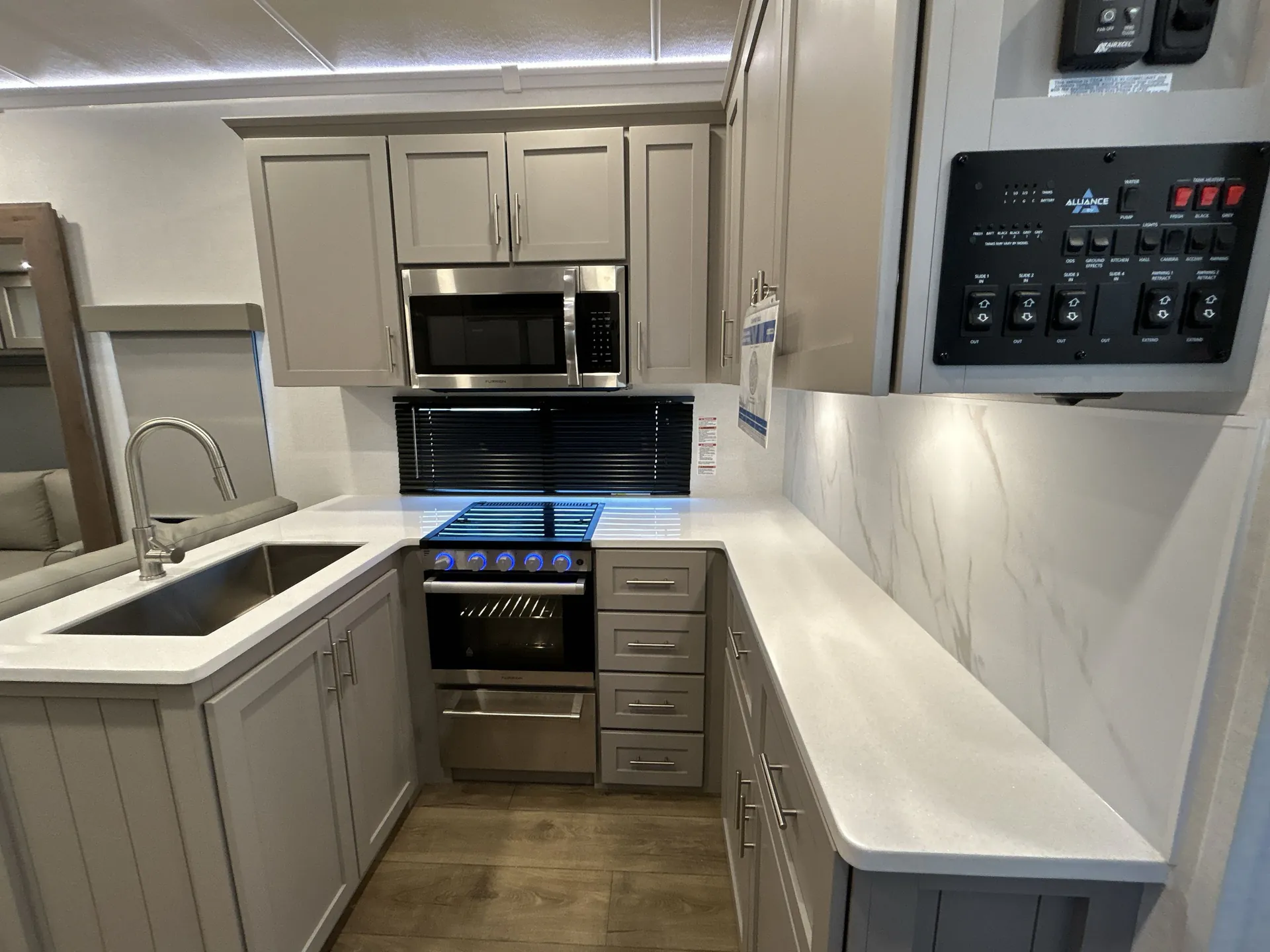 2025 Alliance RV Avenue 38DBL — campside