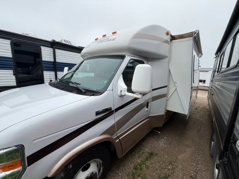 2017 Phoenix Cruiser 2552 - Photo 4