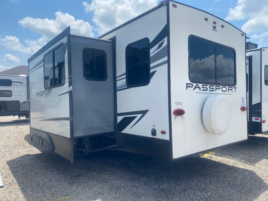 2022 Keystone Passport SL 252RD - Photo 4