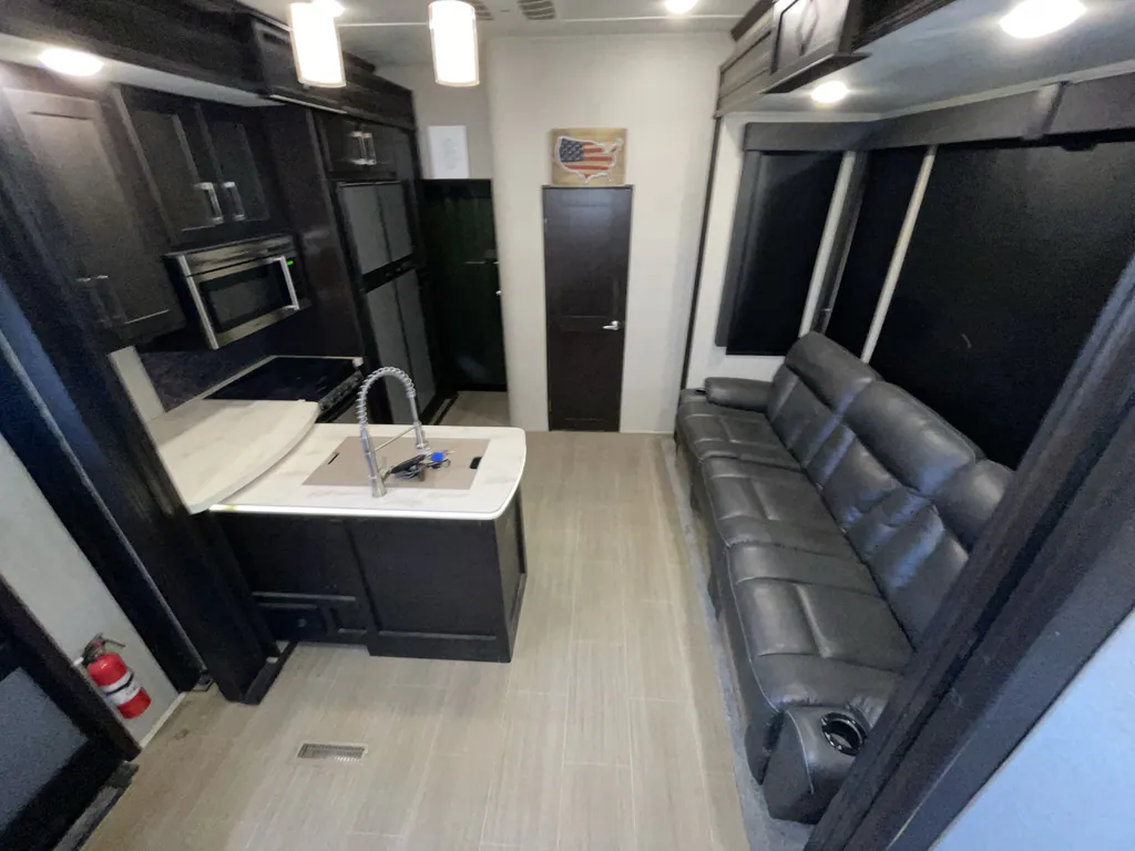2026 Keystone Raptor 433, Photos photo 2