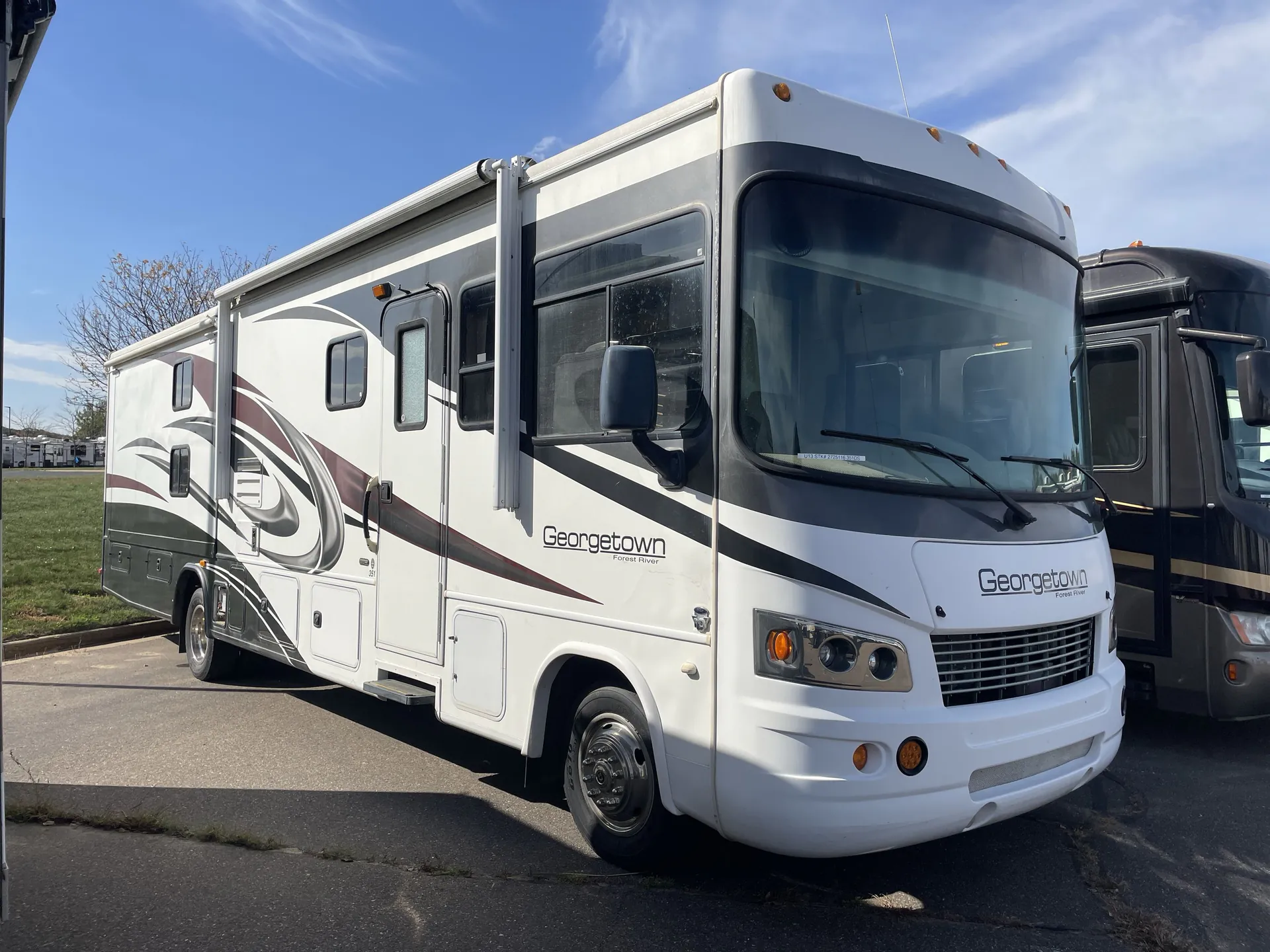 2013 Forest River Georgetown 351DS - Photo 2