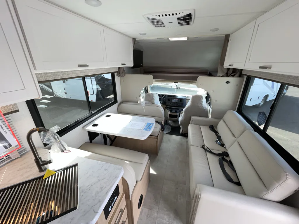 2026 Thor Motor Coach Freedom Elite 28HZ, Photos photo 3