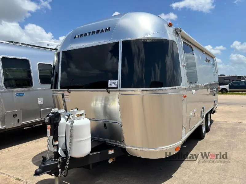 2026 Airstream Flying Cloud 23FB - Photo 3