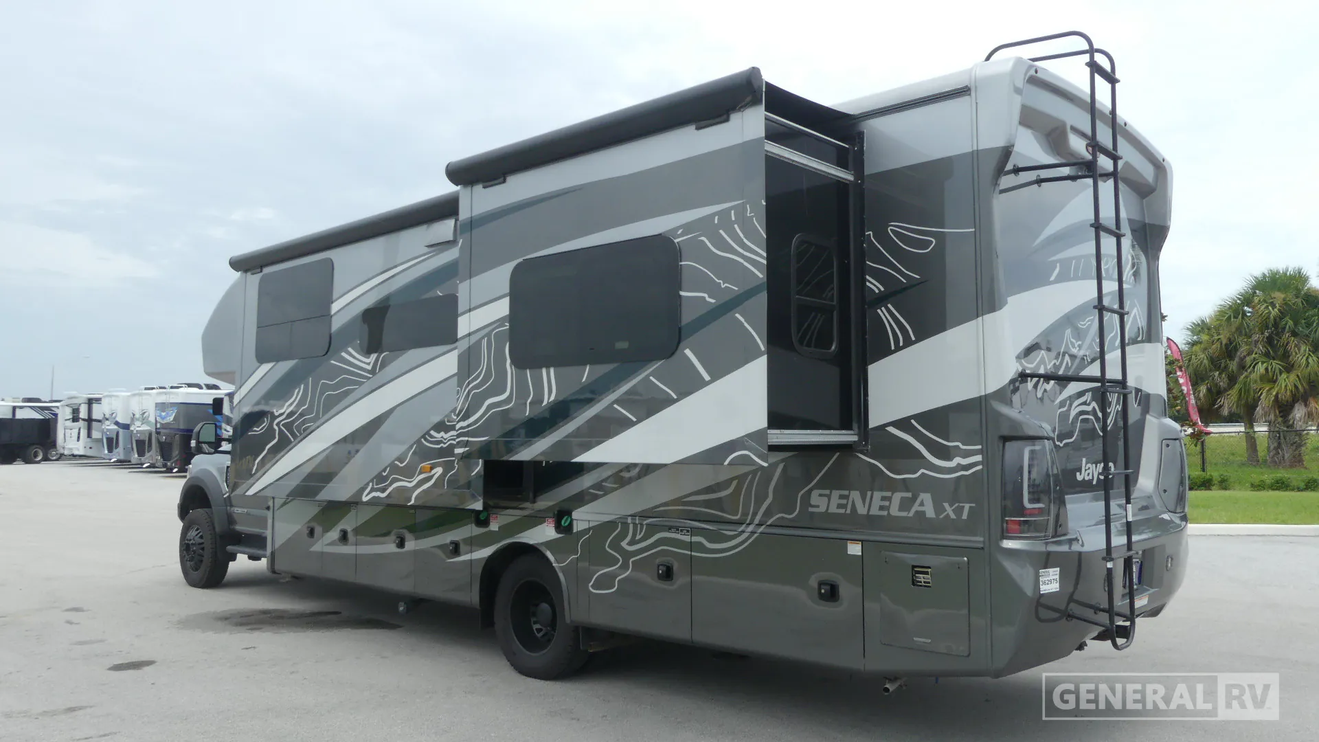 2023 Jayco Seneca XT 32U - Photo 4