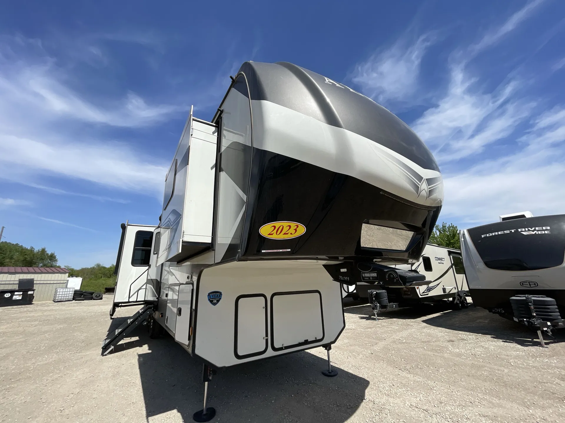 2023 Keystone Alpine 3303CK dealer photo 1 from Camping World