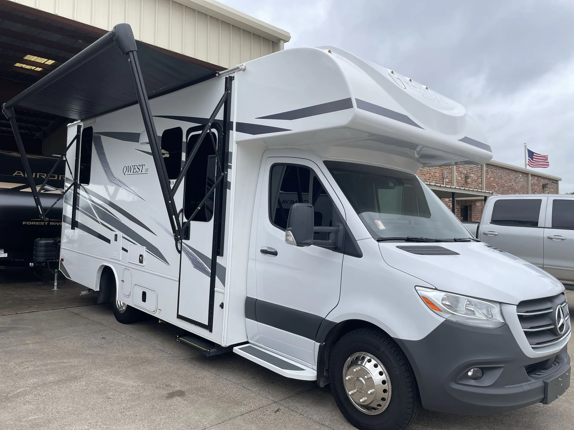 2025 Entegra Coach Qwest 24L - Photo 2