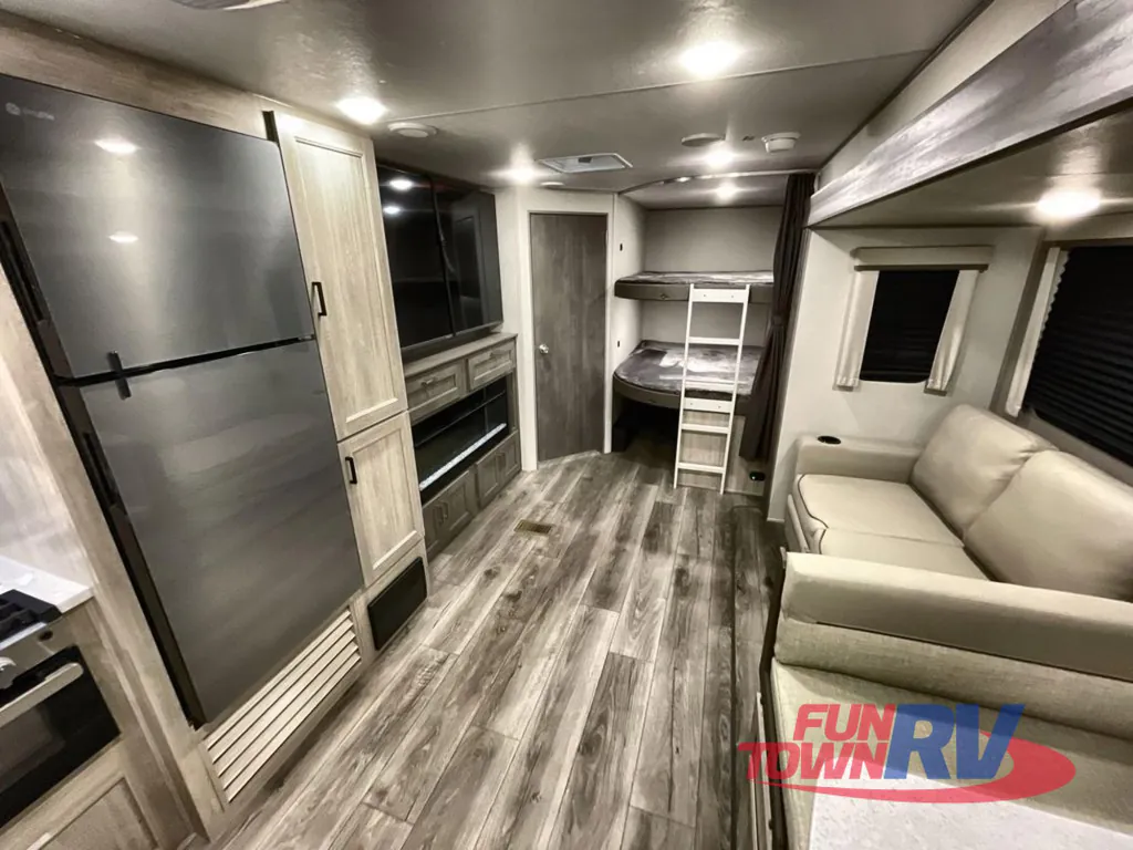 2026 Coachmen Catalina Legacy Edition 273DBHCK, Photos photo 16