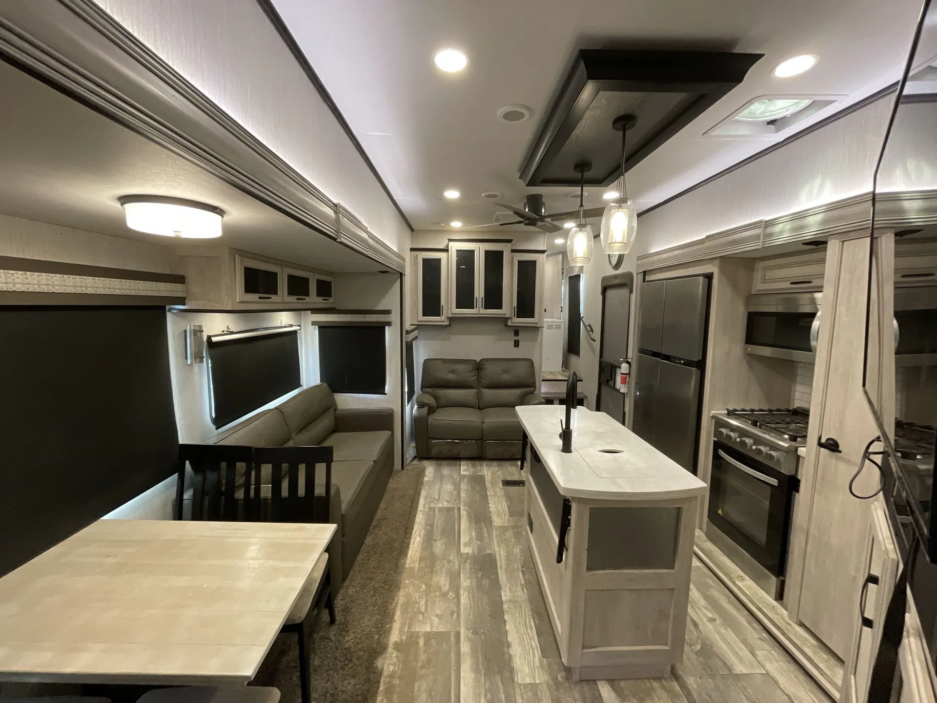 2022 Forest River Sierra Luxury 388BHRD - Photo 3