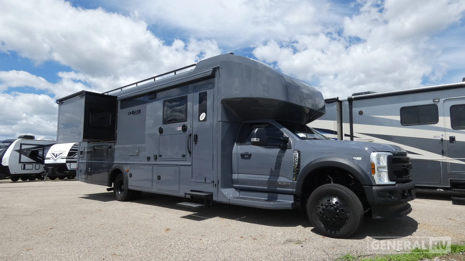 2026 Grand Design Lineage Series F 31ZW - Photo 2