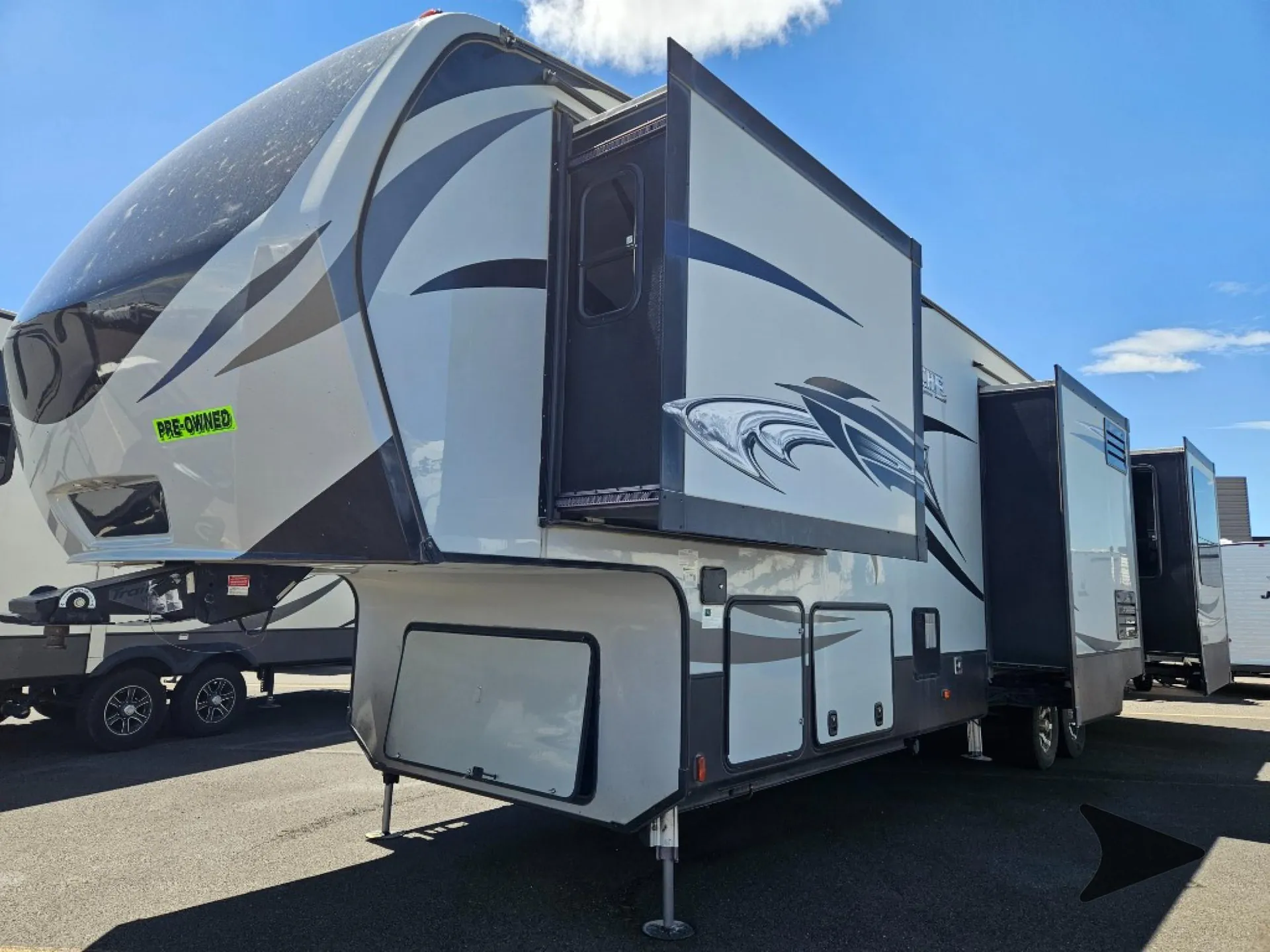 2017 Keystone RV AVALANCE 370RD - Photo 4