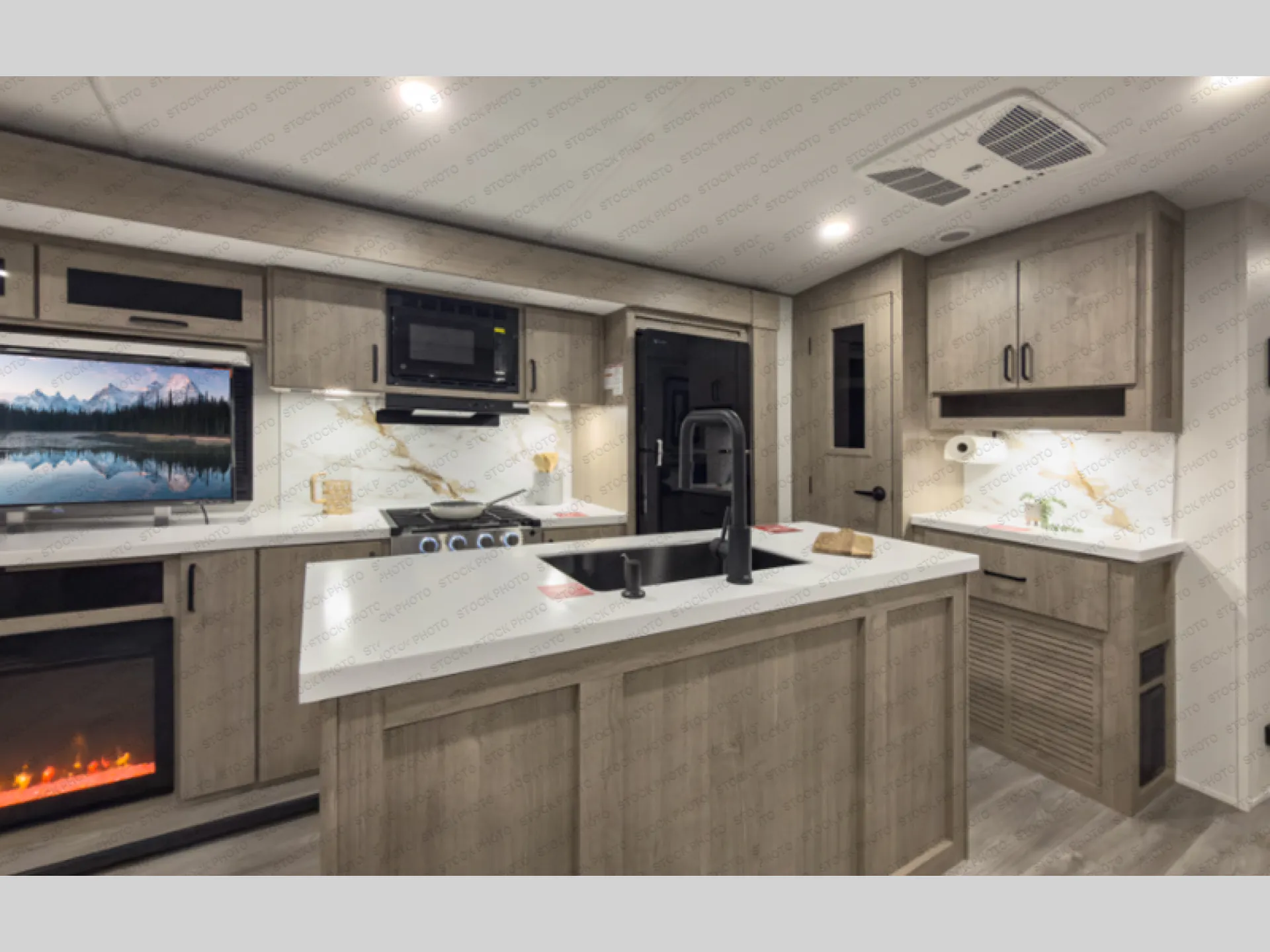 2027 Grand Design Imagine 2970RL - Photo 4