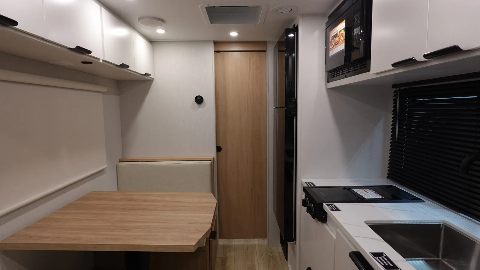 2026 Winnebago Micro Minnie 2000TRB - Photo 3