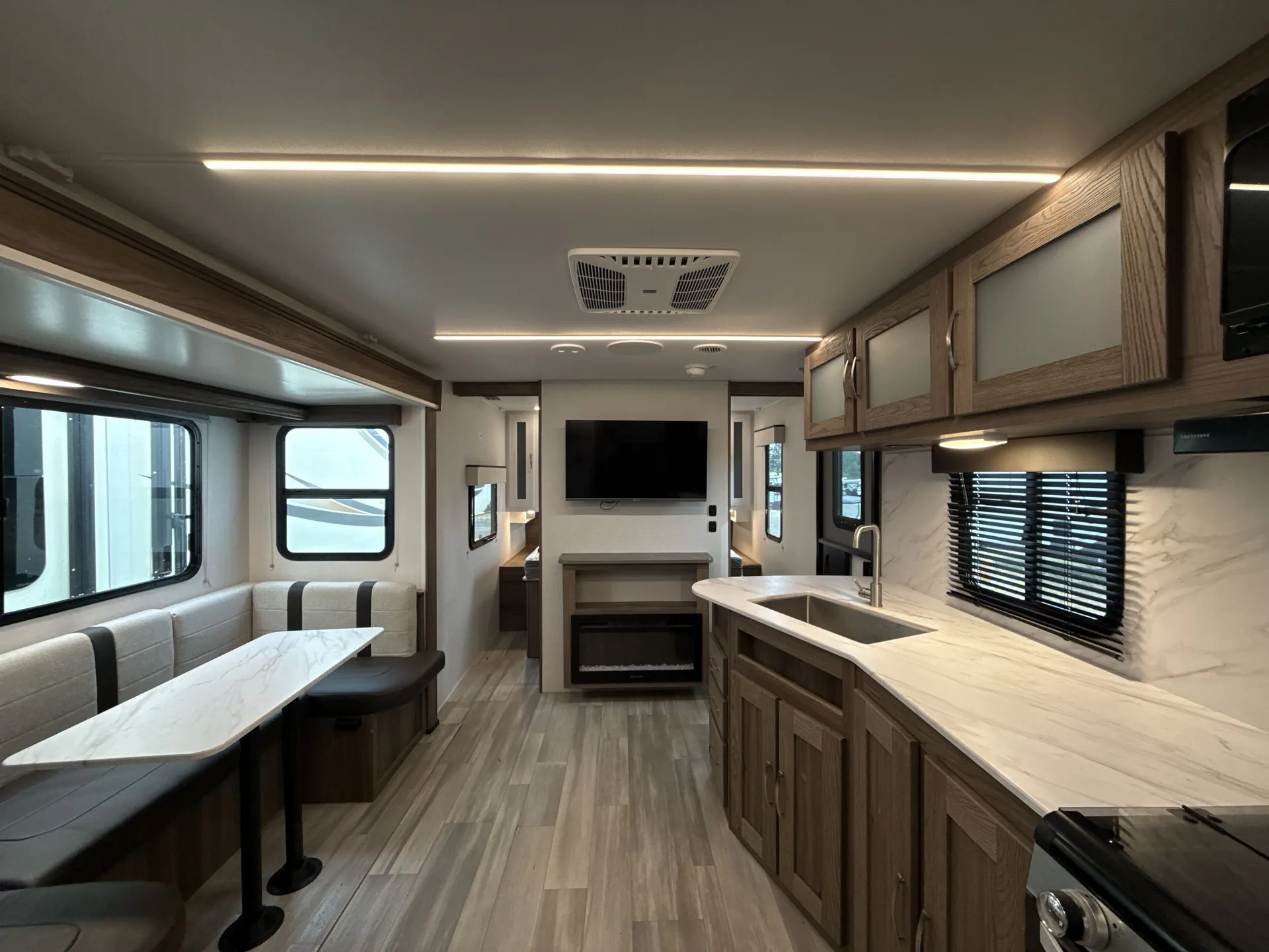 2025 Cruiser RV MPG 2520BH - Photo 4