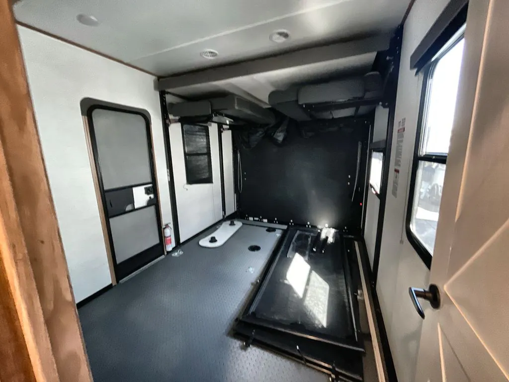 2023 Forest River XLR Hyper Lite 3212, Photos photo 7