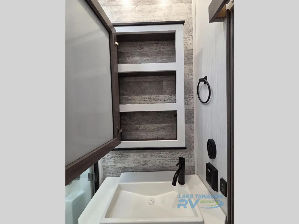 2021 Forest River Cedar Creek 385TH, Photos photo 33