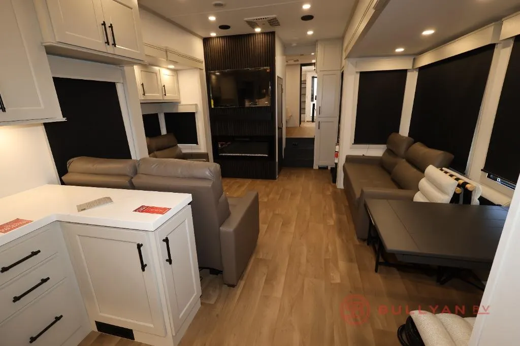 2026 Grand Design Solitude 417KB - Photo 4