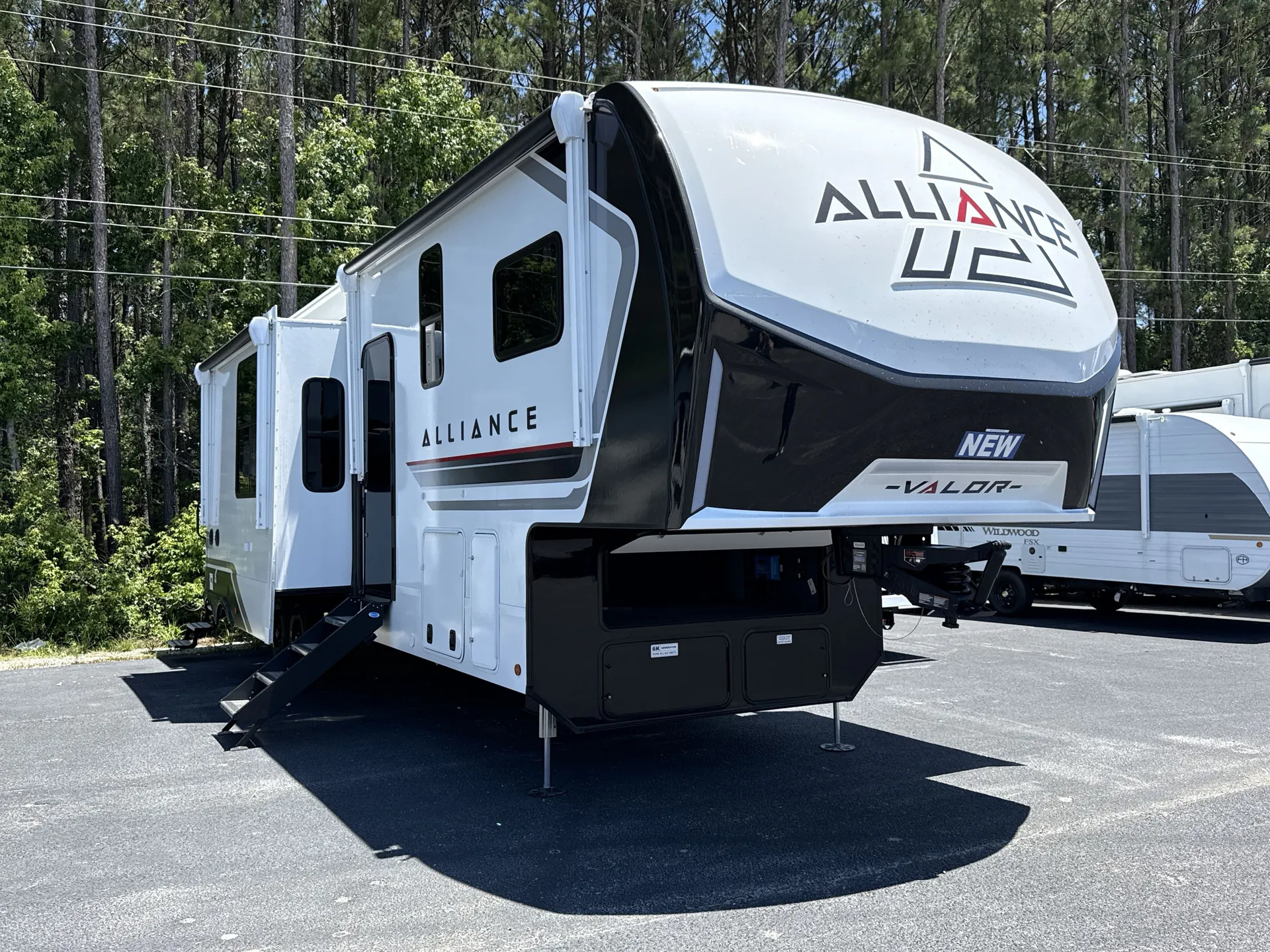 2027 Alliance RV Valor 37V11 - Photo 2