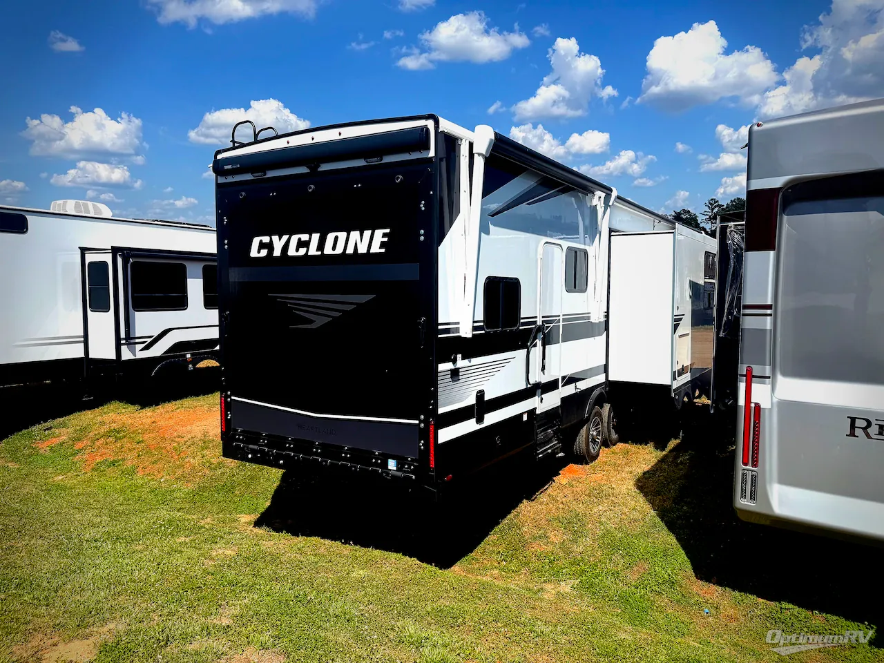 2026 Heartland Cyclone 3913 - Photo 3
