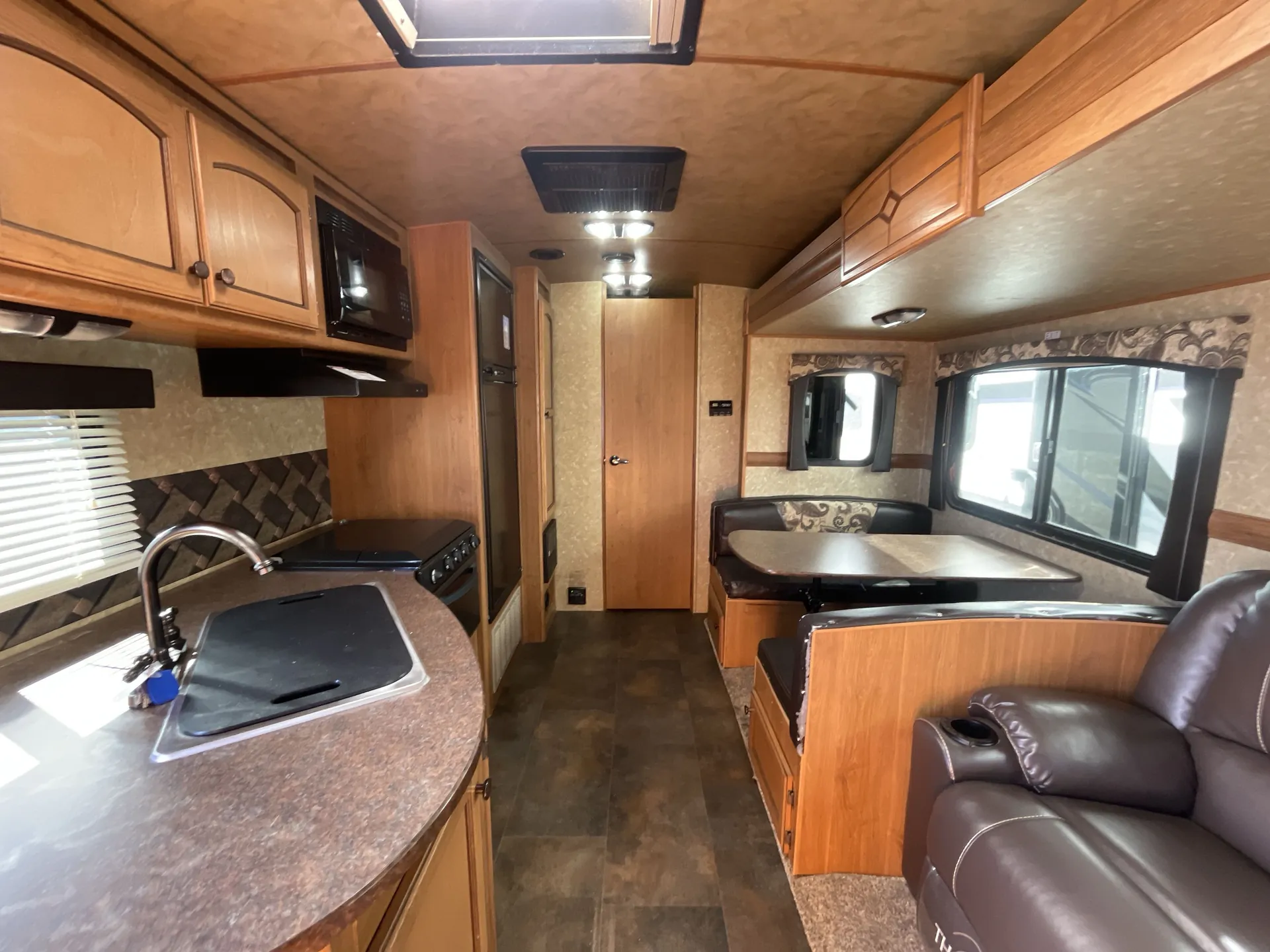 2015 CrossRoads Sunset Trail Super Lite 250RB — living area main