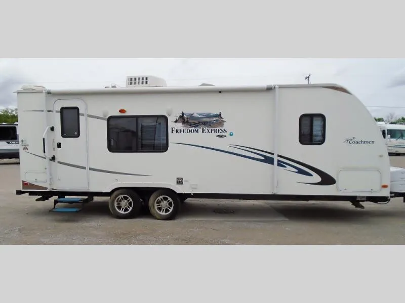 2011 Coachmen Freedom Express LTZ 246RKS - Photo 3