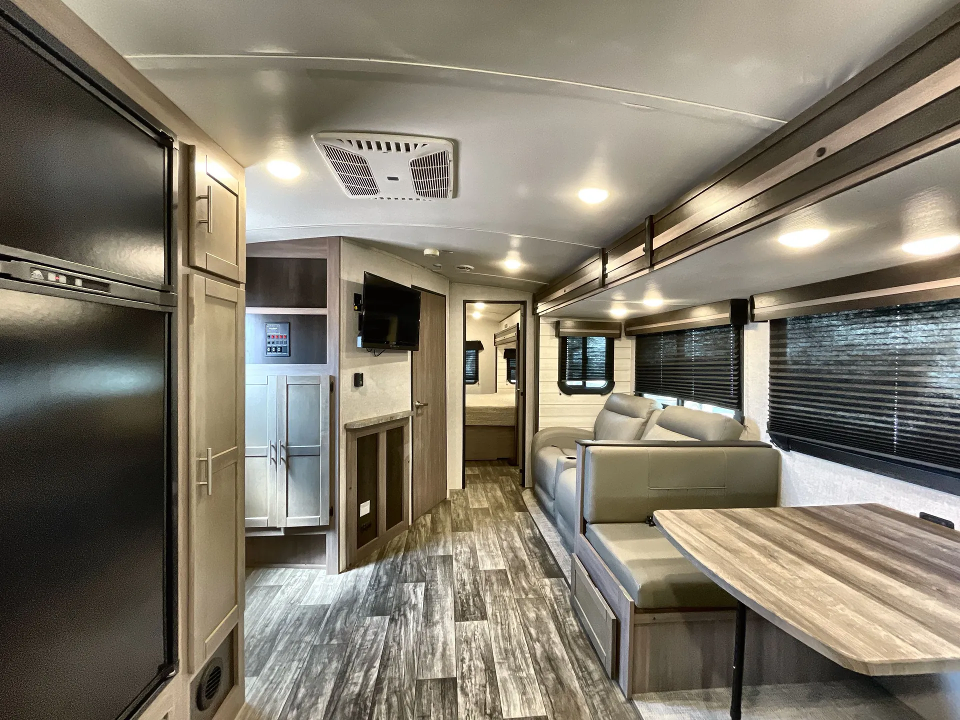 2022 CrossRoads Sunset Trail Super Lite 269FK — living area main