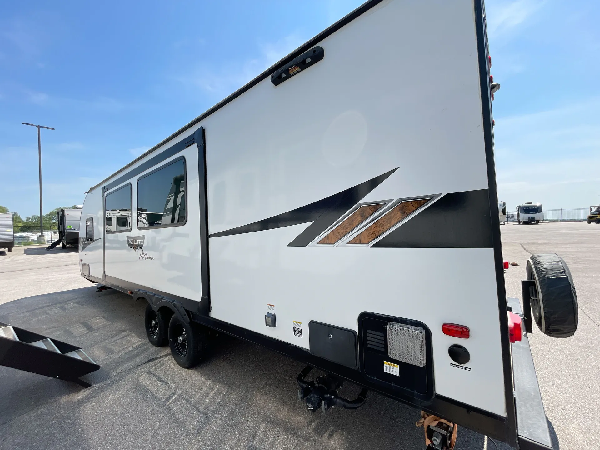 2023 Forest River Wildwood 263BHXL — off campside
