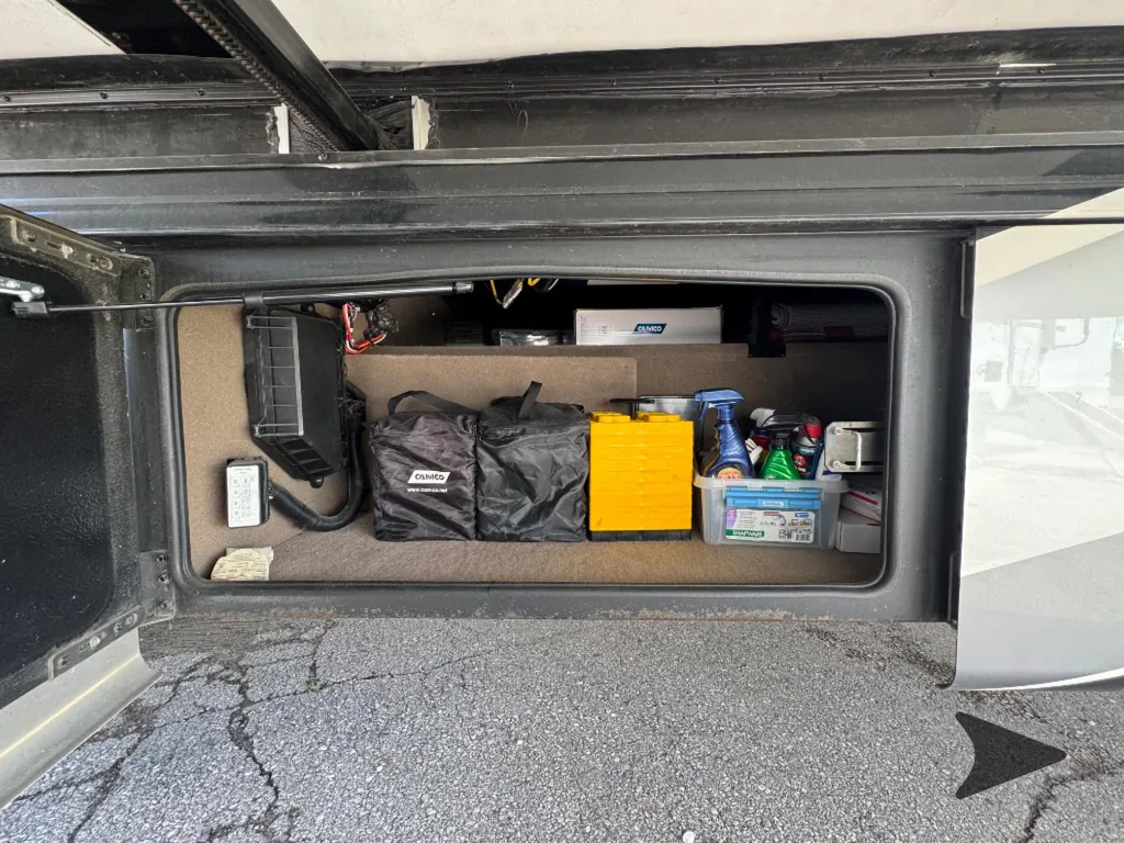 2022 Entegra Coach Accolade 37K, Photos photo 16