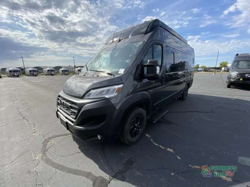 2026 Airstream Rangeline RGN - Photo 4
