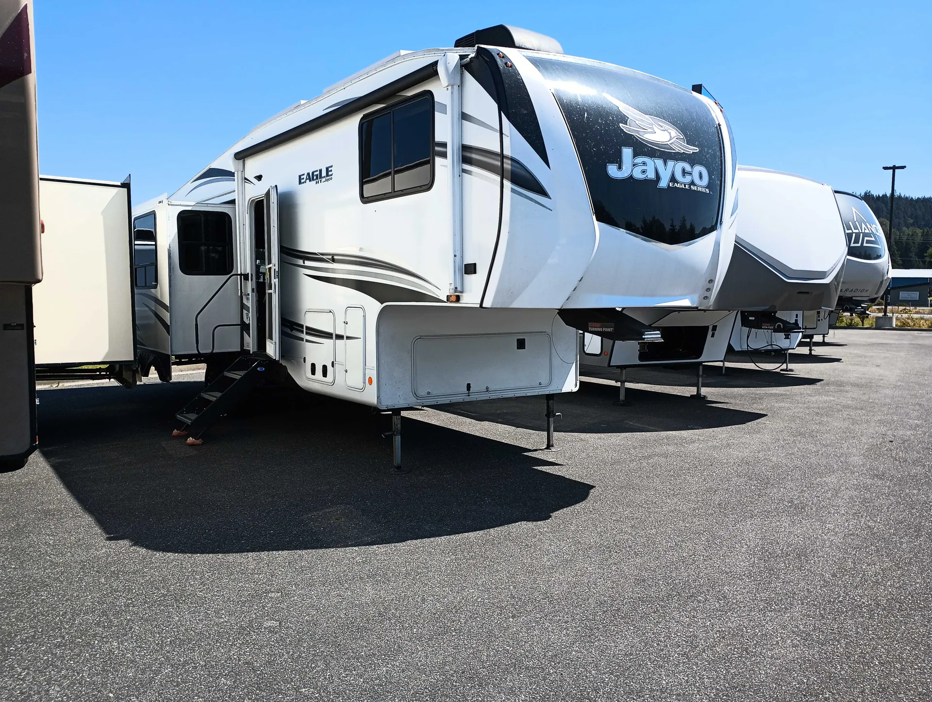 2023 Jayco Eagle HT 30.5RSOK - Photo 2
