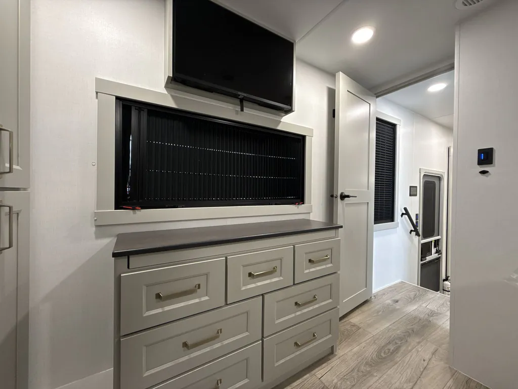 2026 Brinkley Model G 3970, Photos photo 31