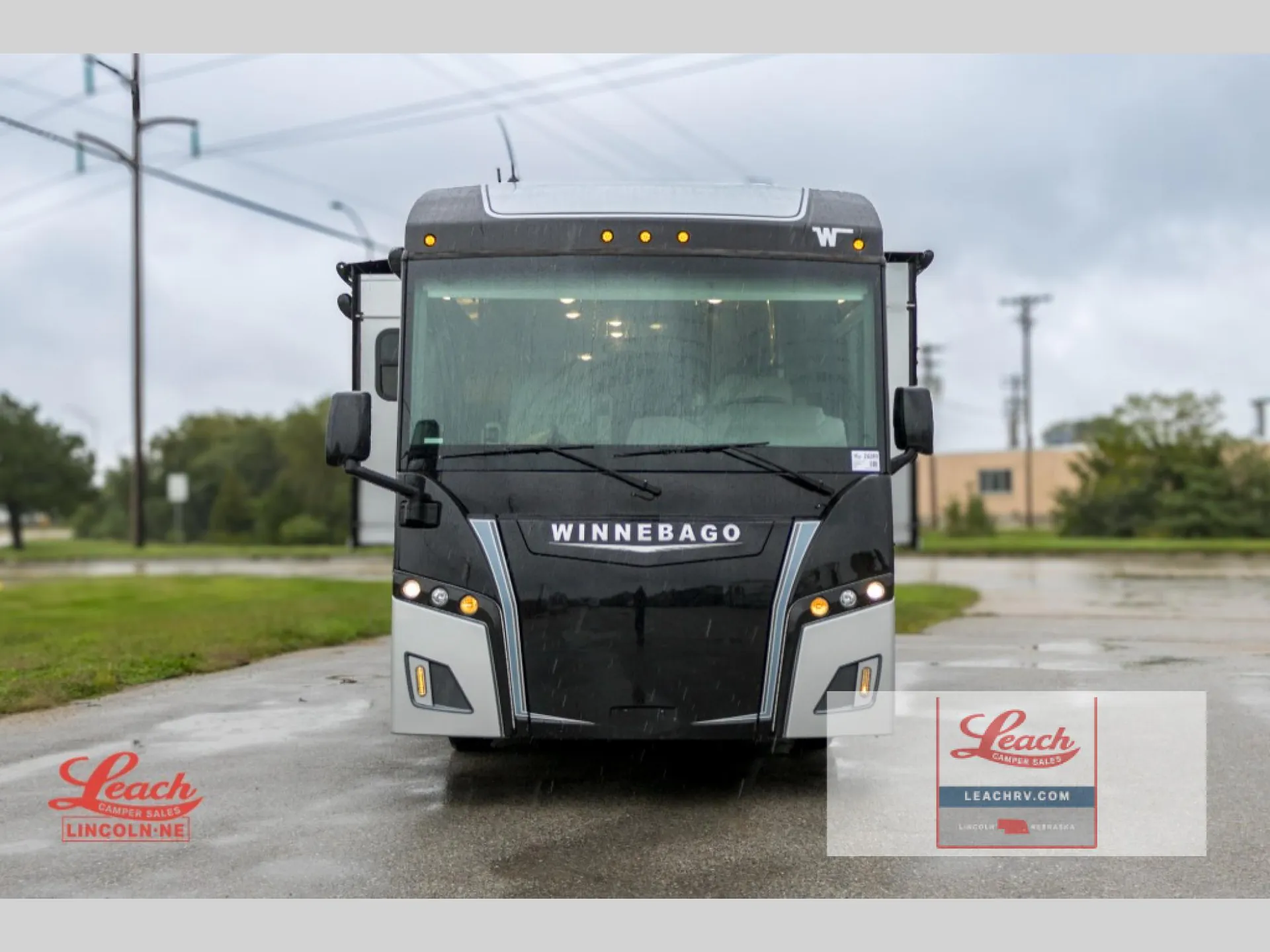 2023 Winnebago Forza 38W - Photo 3