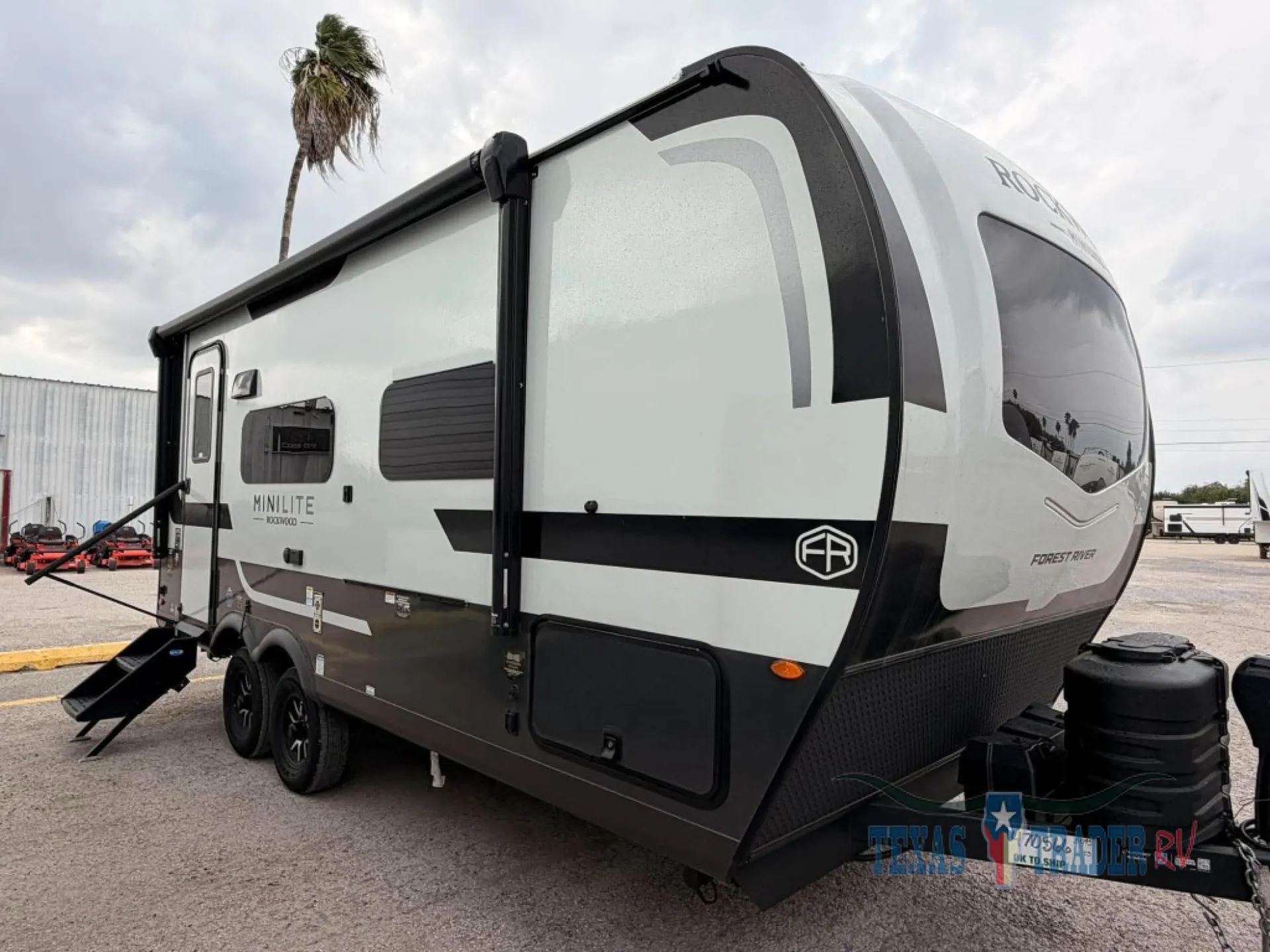 2027 Forest River Rockwood Mini Lite 2109S