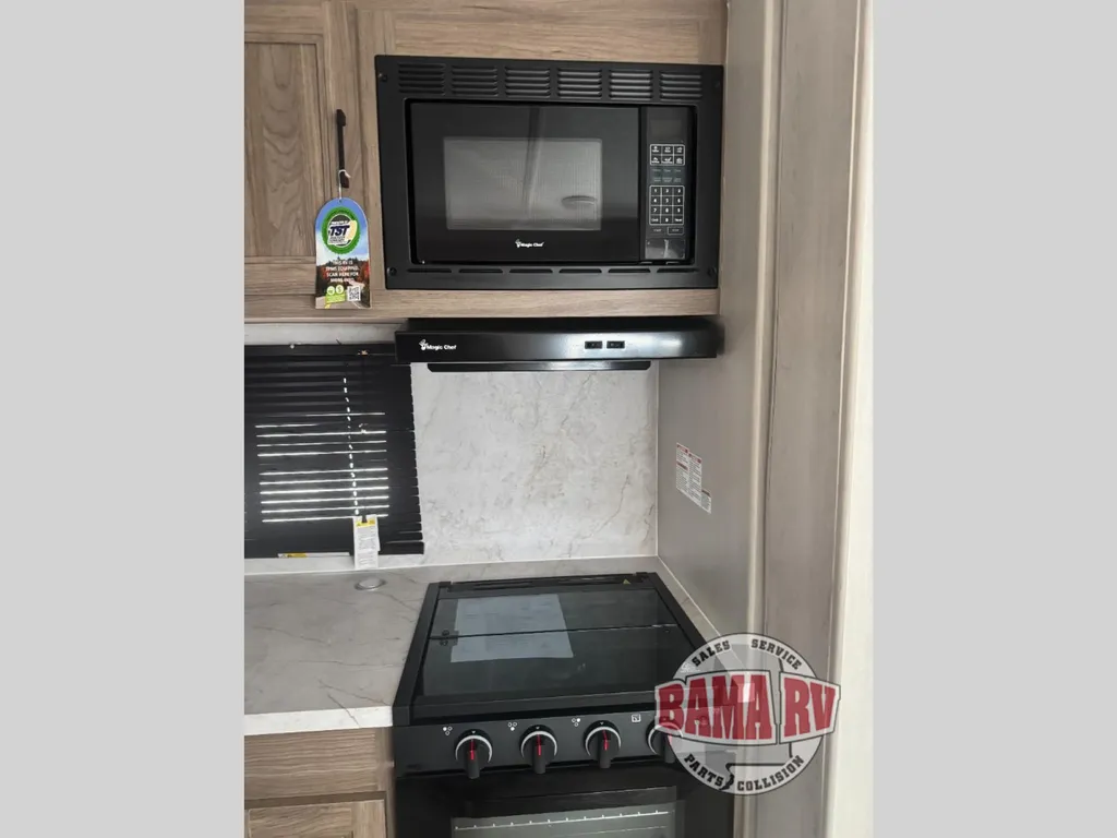 2026 Coachmen Freedom Express Ultra Lite 258BHS, Photos photo 10