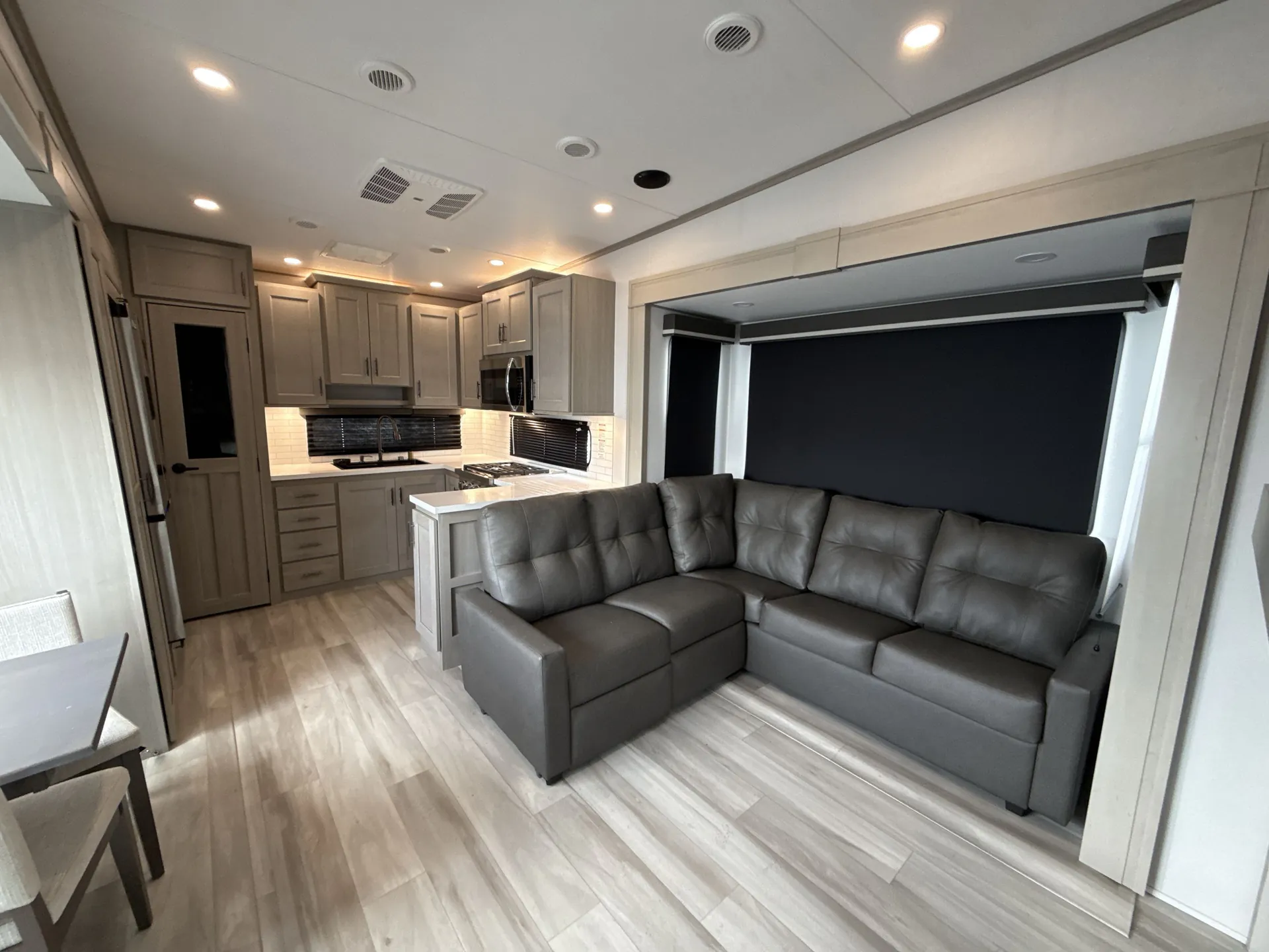 2025 Grand Design Influence 3203GK — living area main