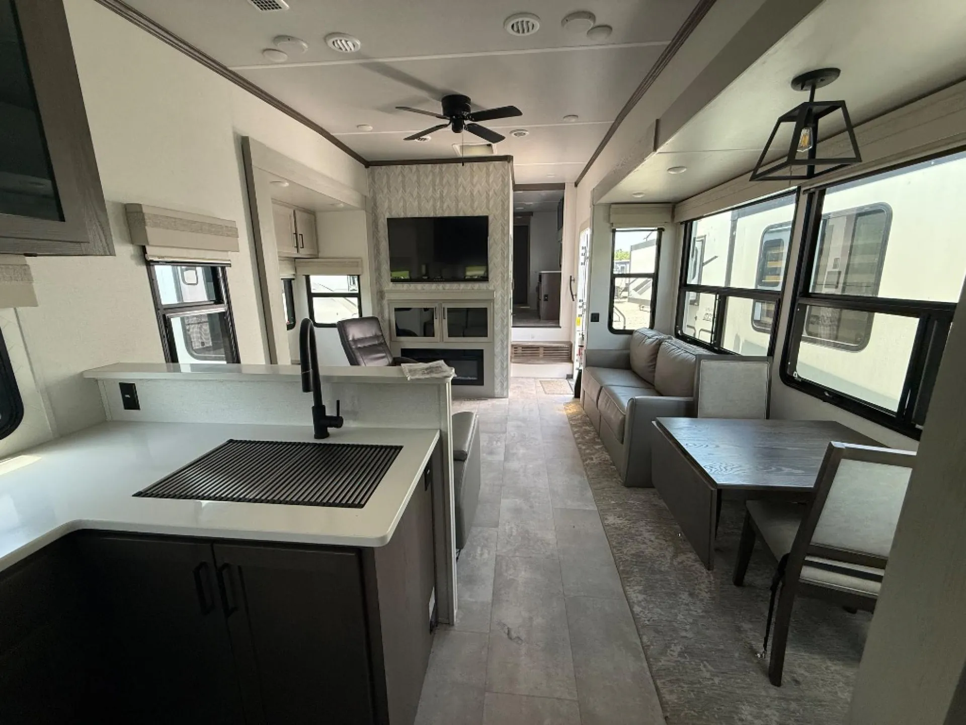 2023 Palomino Columbus 384RK - Photo 3