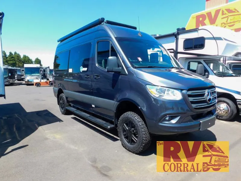 2025 Thor Motor Coach Sanctuary 19M - Photo 2