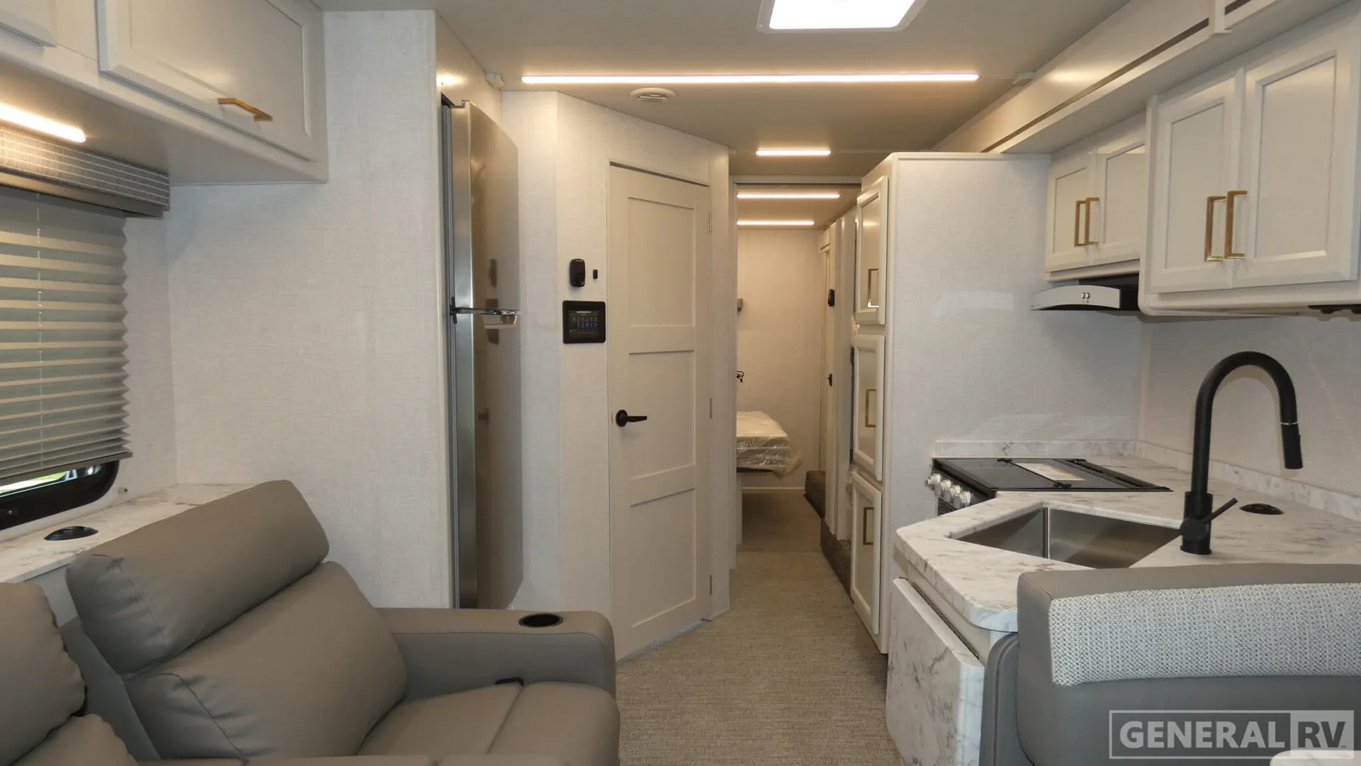 2026 Fleetwood Altitude 31W - Photo 3