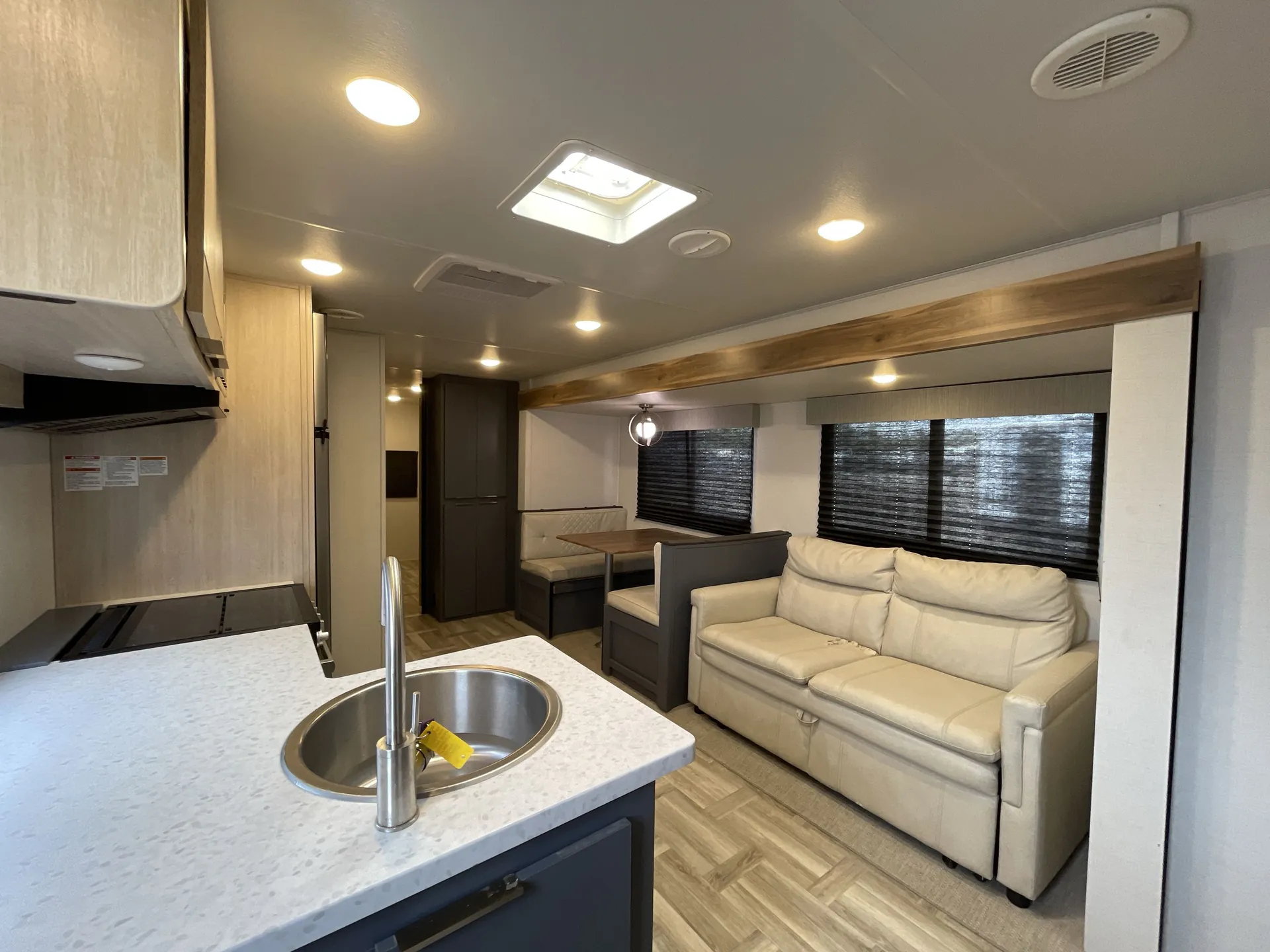 2024 Prime Time Tracer LE 308BRDLE — living area main