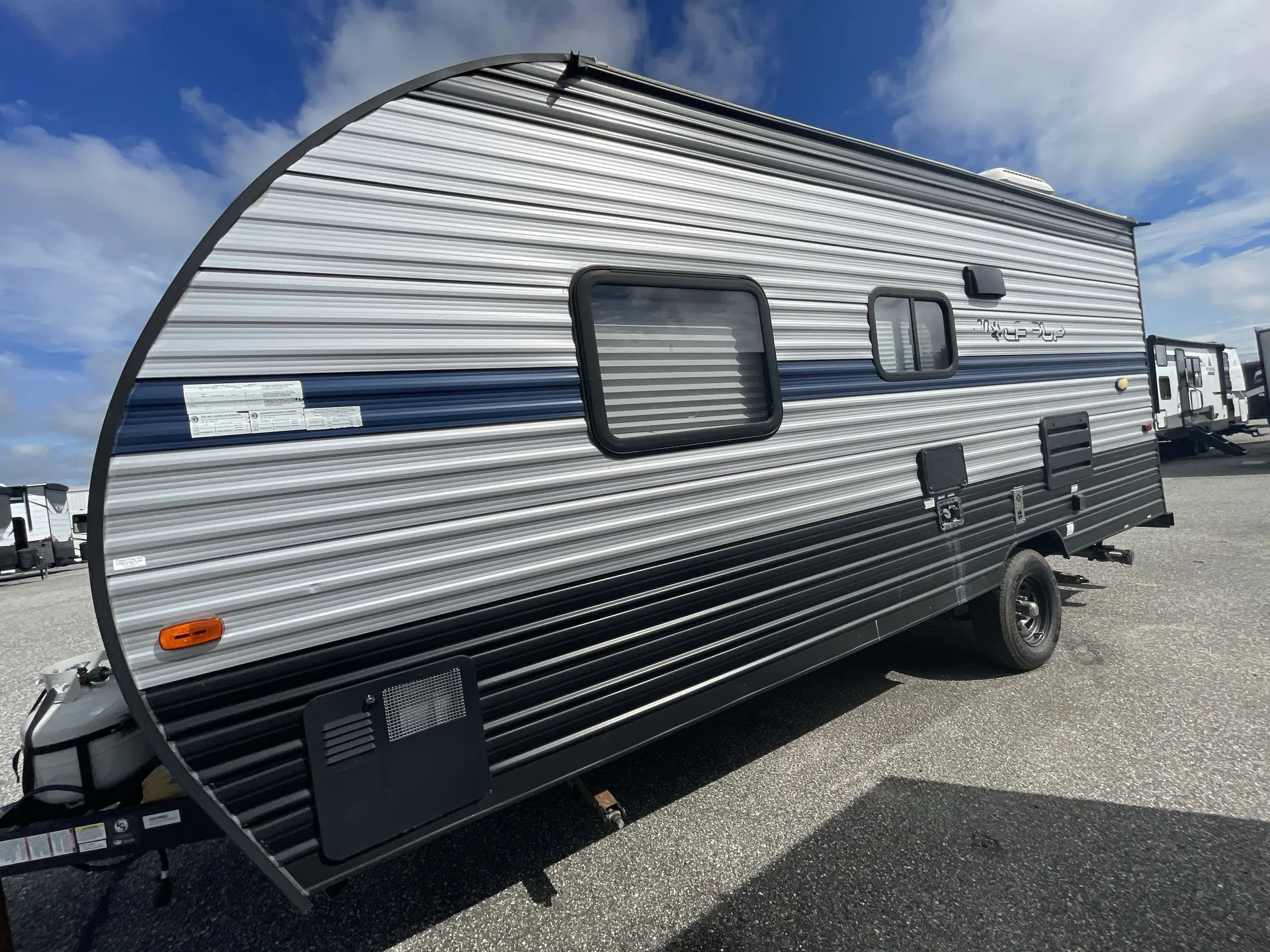 2019 Forest River Cherokee Wolf Pup 16FQ — backside