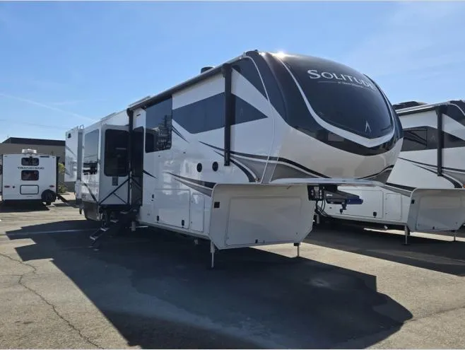 2026 Grand Design Solitude 390RK - Photo 2