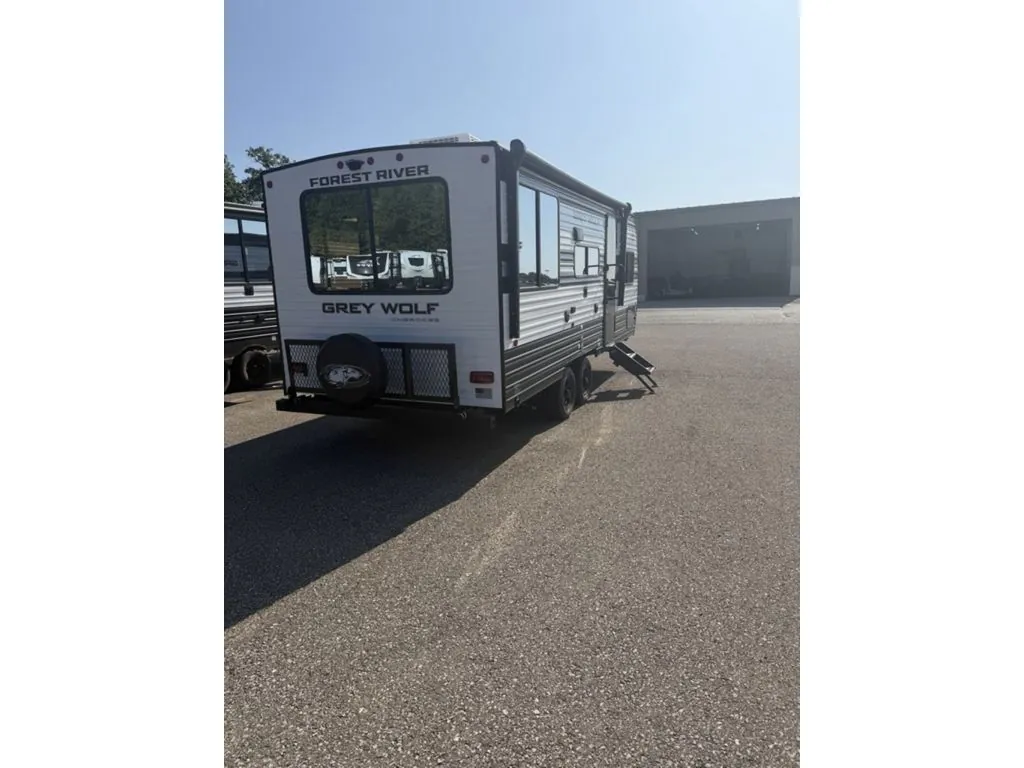 2027 Forest River Cherokee Grey Wolf 20RDSE, Photos photo 8