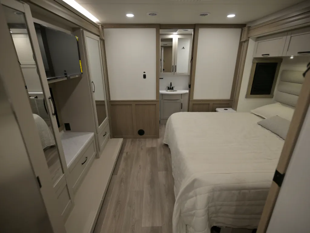 2027 Entegra Coach Vision XL 36C, Photos photo 30