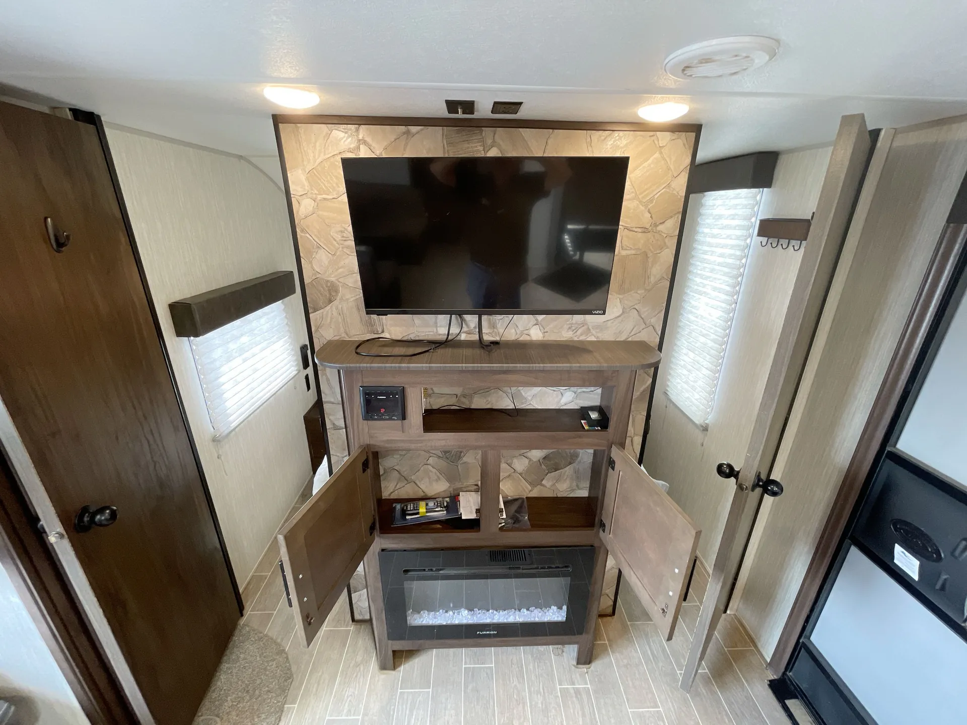 2020 Forest River Cherokee 294BH — off campside