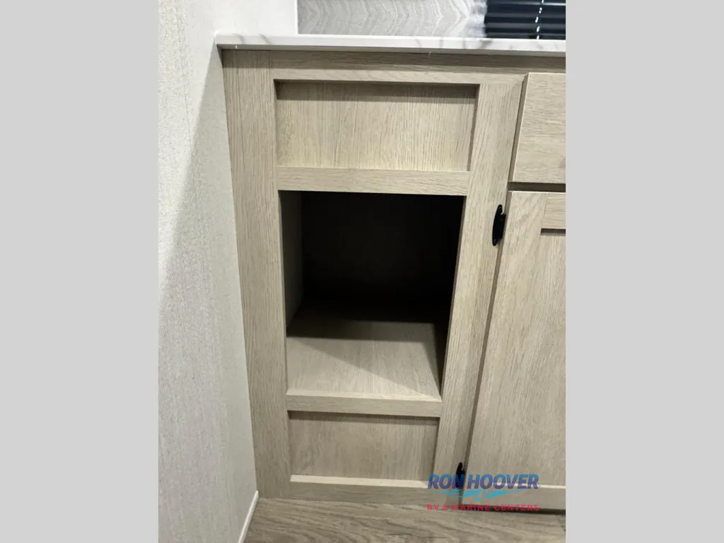2026 Shasta Compact 17LB, Photos photo 4