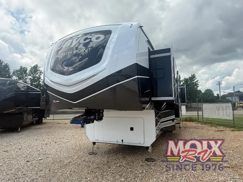 2026 Jayco North Point 382FLRB - Photo 4