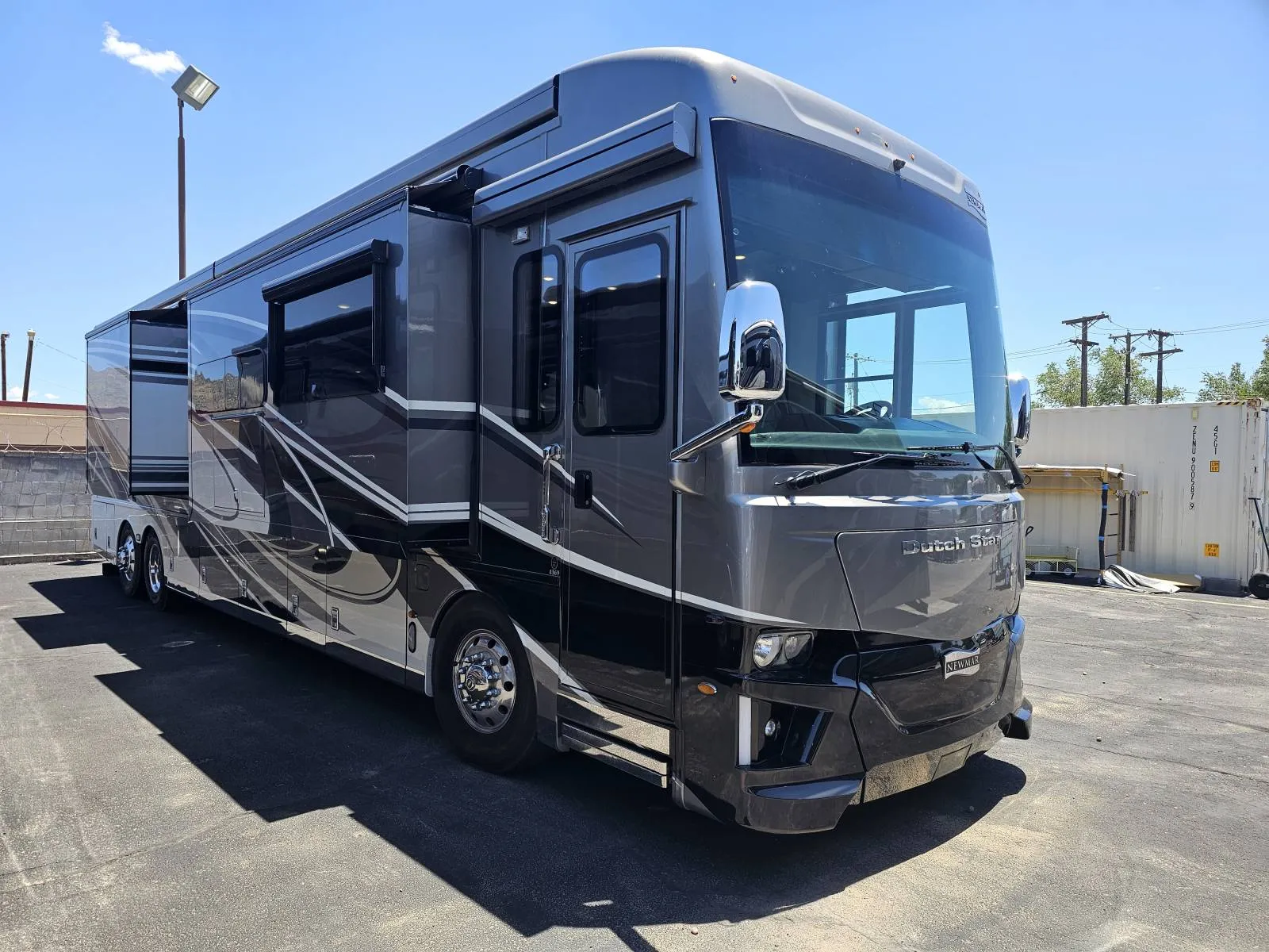 2021 Newmar Dutch Star 4369 - Photo 2