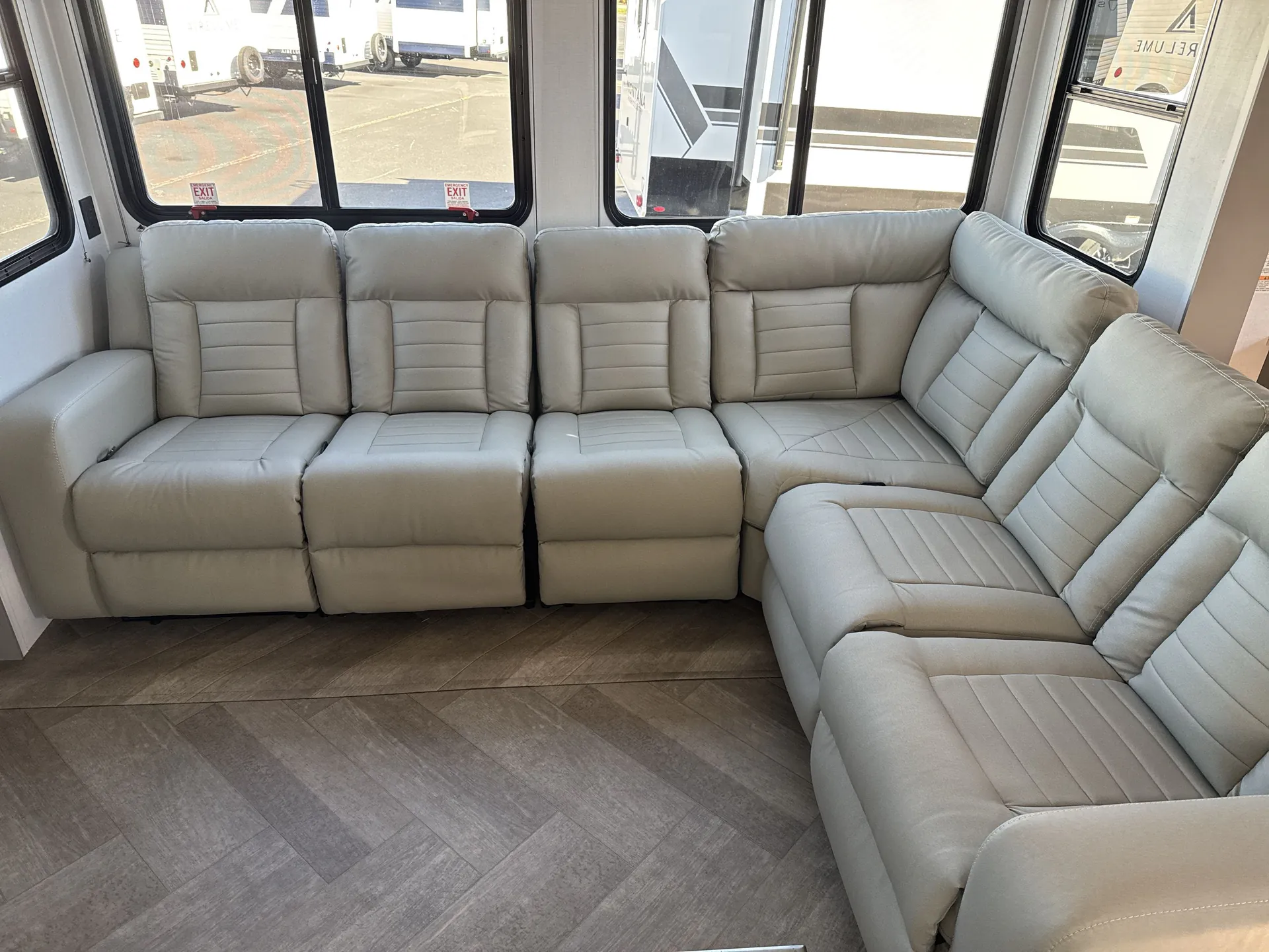 2027 Keystone Sprinter 3910RLQ — living area main
