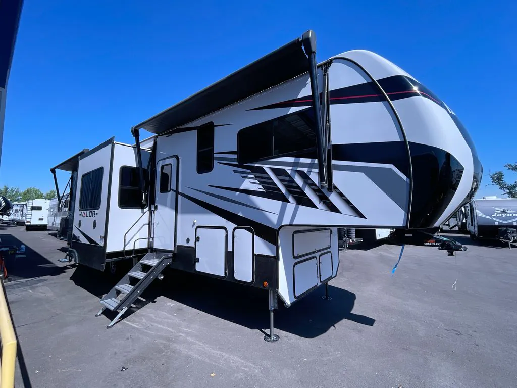 2023 Alliance RV Valor 37V13 - Photo 2
